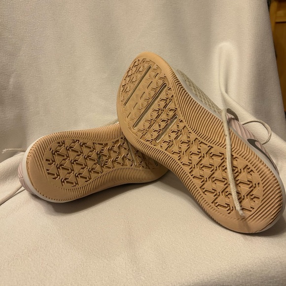 NIKE PINK WHITE SNEAKERS CU3584-010 MC TRAINERS SIZE 8 - Picture 7 of 8